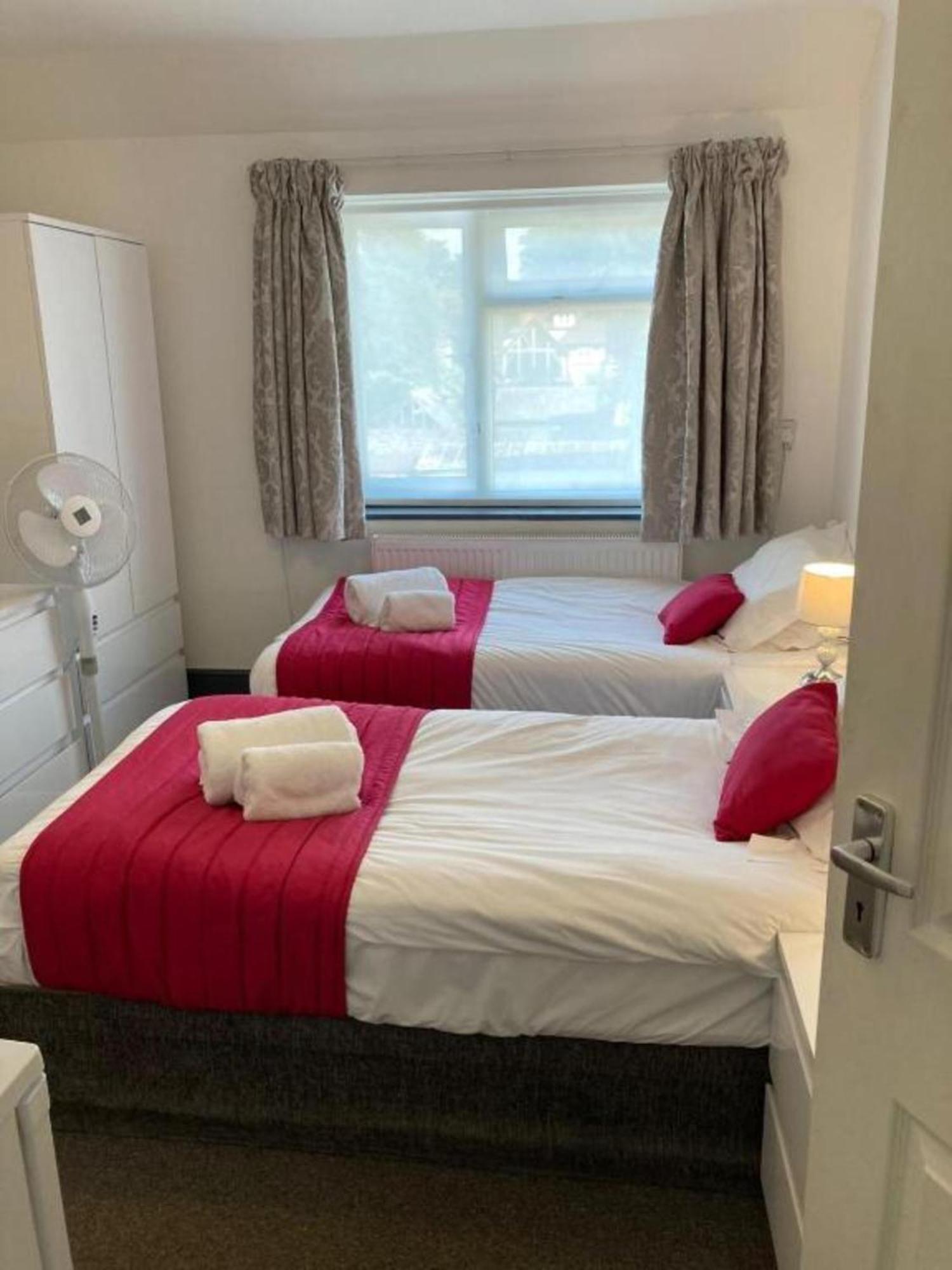 Wilson Lodge Maidenhead Bagian luar foto